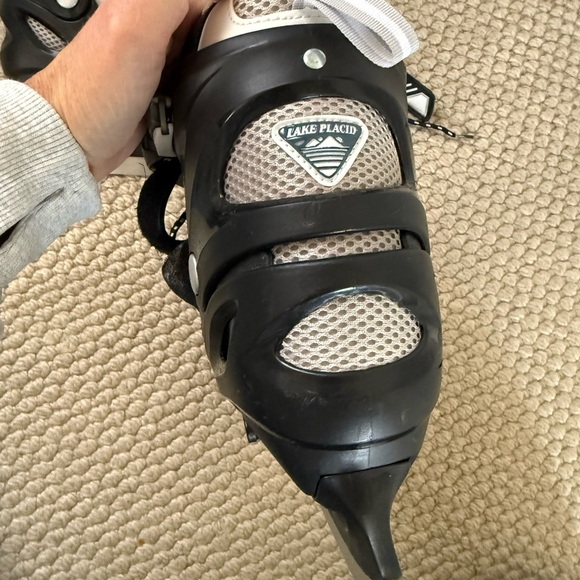 Lake Placid Summit Adjustable Ice Skates Boy’s Size 5-8
Two pairs available - Picture 2 of 4